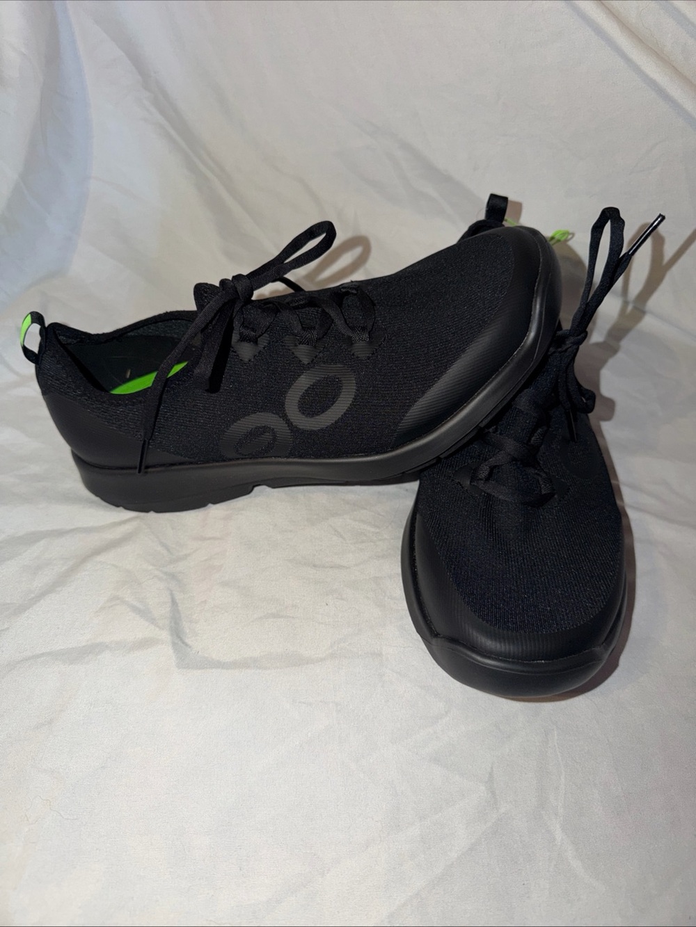 Oofos Black Men’s 9 NWT